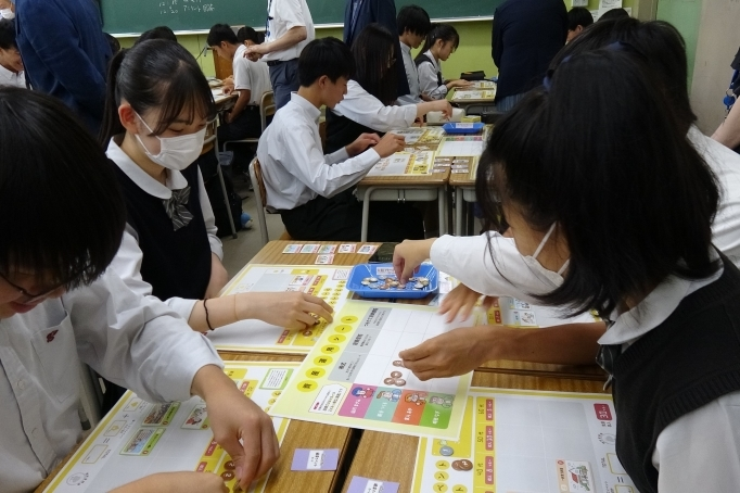 神奈川県立相模原中等教育学校にて出張授業を実施しました