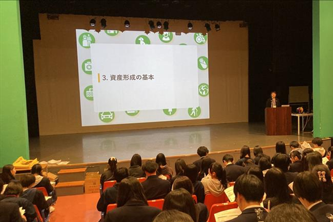 日本芸術高等学園にて出張授業を実施しました